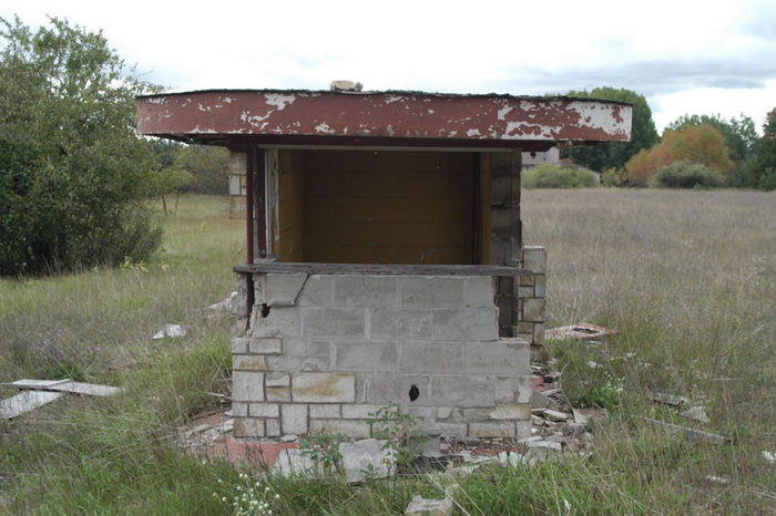 Hilltop Drive-In Theatre - September 2003 Photo